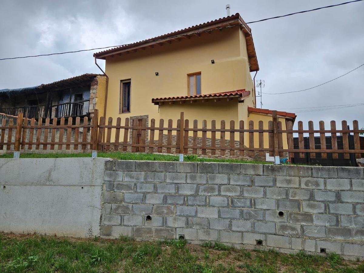 201A La Huerta De Cayao Villa Villaviciosa  Exterior photo